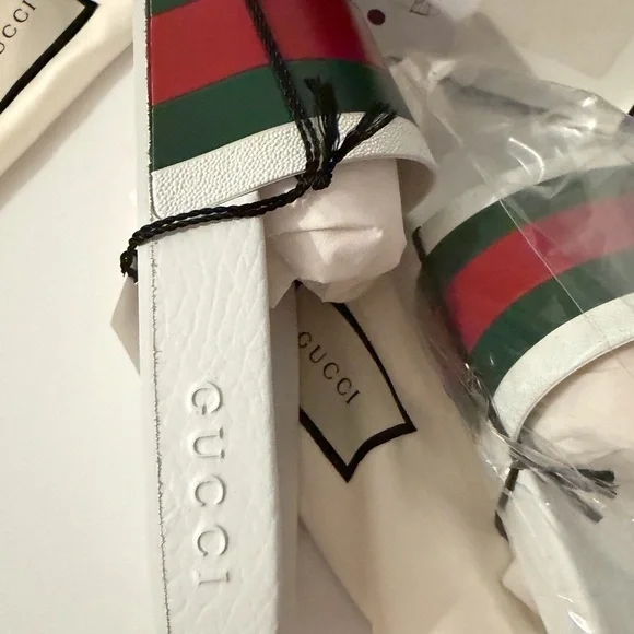 Gucci White Slides with Red and Green Accents - Picture 5 of 10